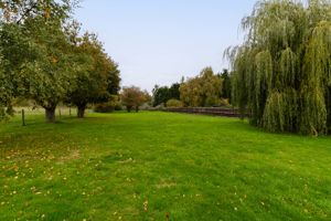 6 Rushton Avenue South Godstone